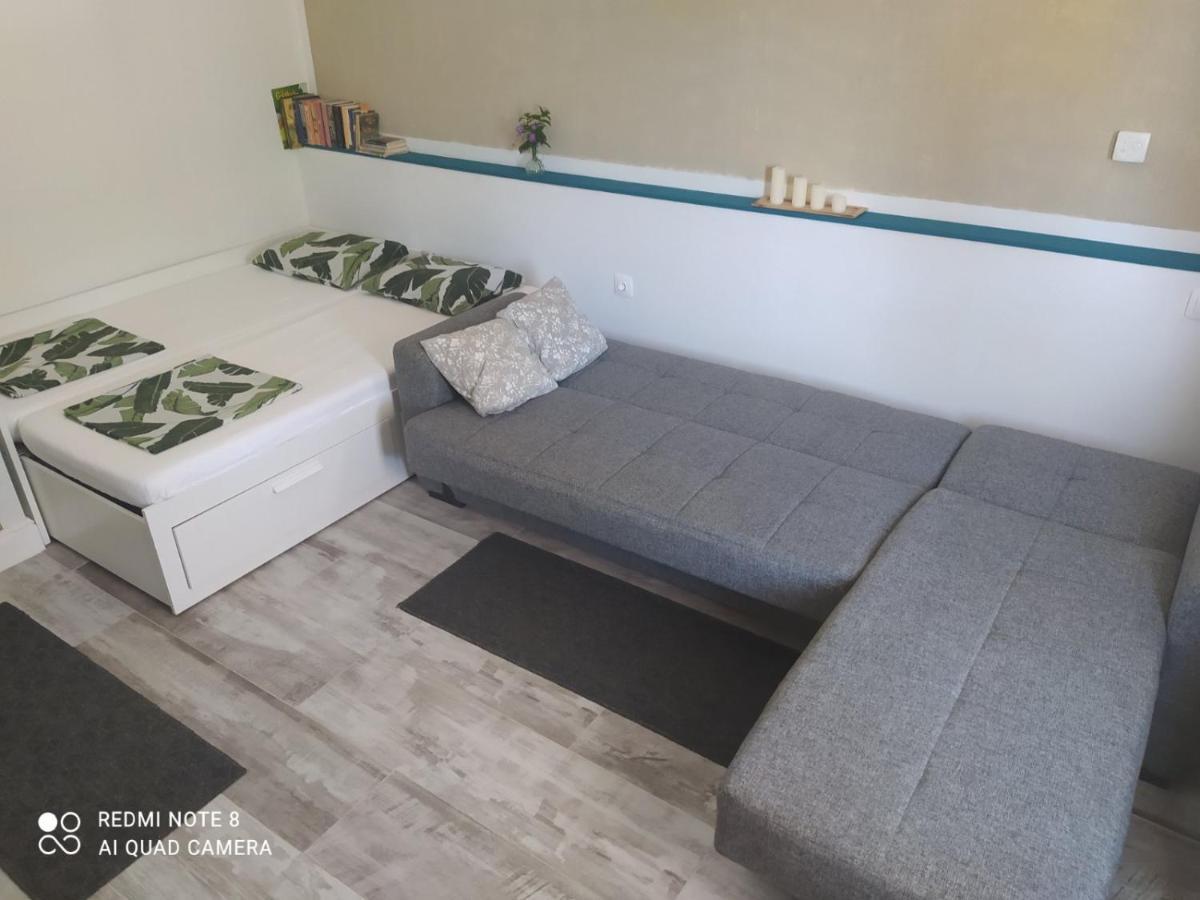 Apartment In A Country House# 卡拉马塔 外观 照片