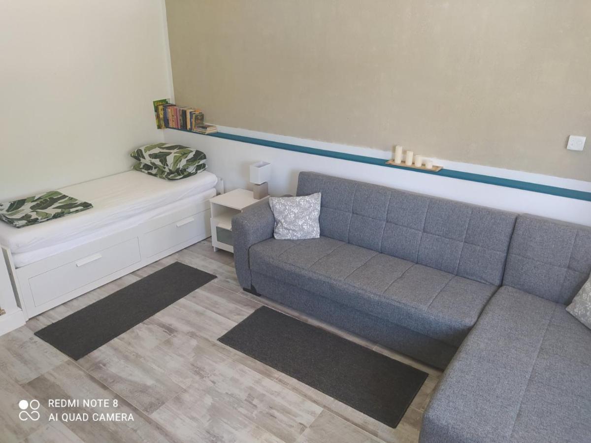 Apartment In A Country House# 卡拉马塔 外观 照片
