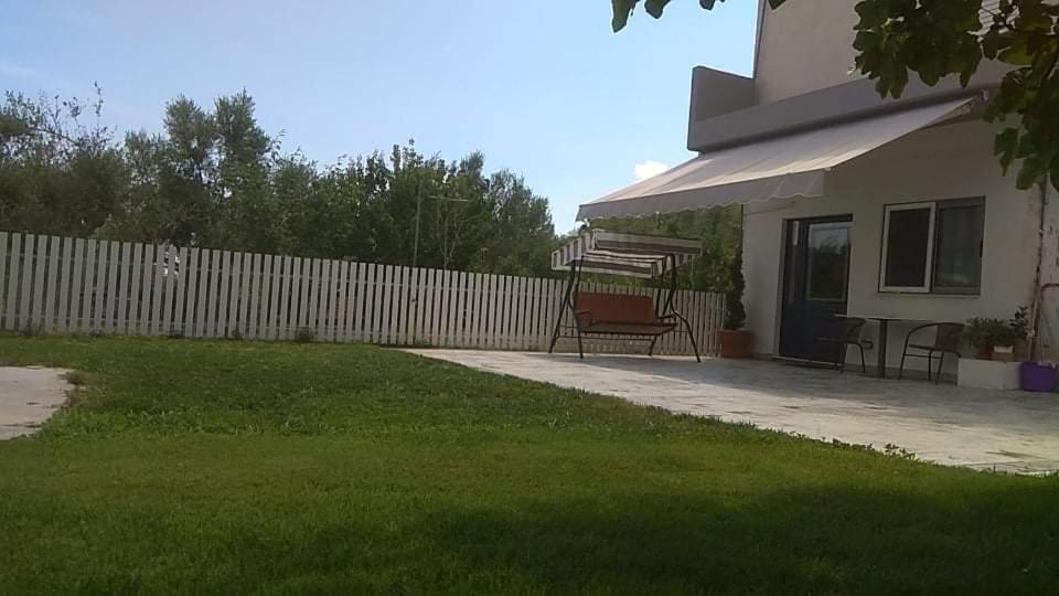 Apartment In A Country House# 卡拉马塔 外观 照片
